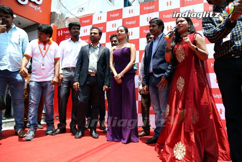 Anu Emmanuel Launches Happi Mobiles Store at Mahabubnagar