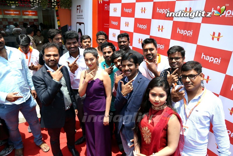 Anu Emmanuel Launches Happi Mobiles Store at Mahabubnagar