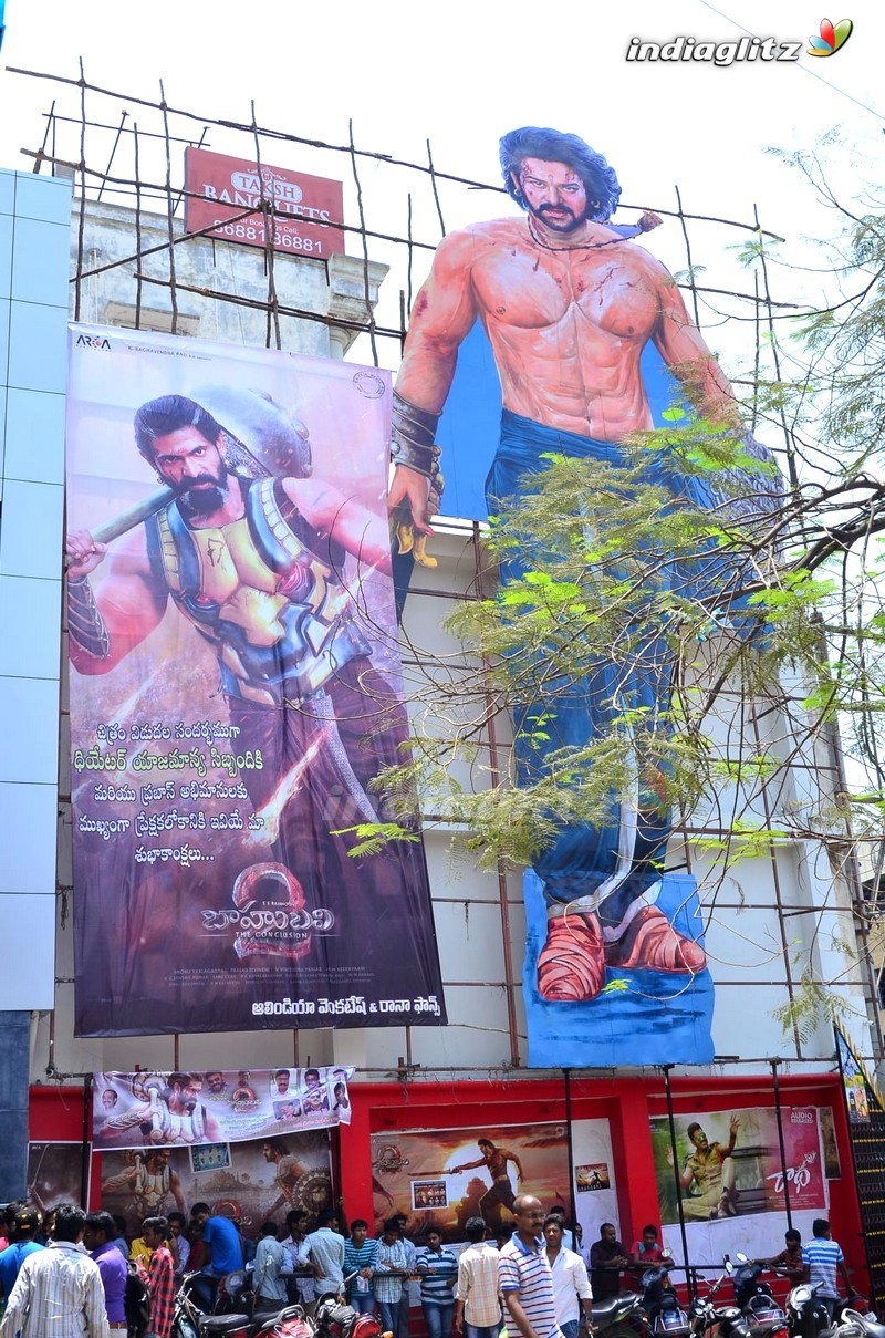 'Baahubali 2' Prabhas Fans Hungama at Sudarshan Theater, Hyd