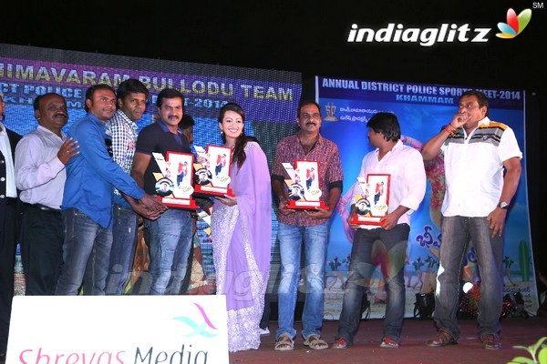 'Bheemavaram Bullodu' Platinum Disc