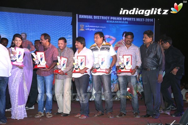 'Bheemavaram Bullodu' Platinum Disc