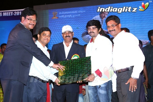 'Bheemavaram Bullodu' Platinum Disc