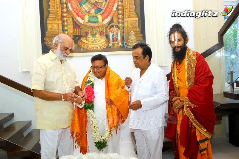 Brahmanandam felicitates acclaimed artiste BKS Varma