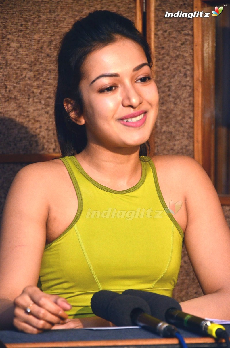 Catherine Tresa dubbing for 'Gautham Nanda'