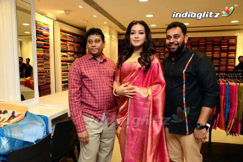 Catherine , Vijay Devarakonda Launches KLM Fashion Mall