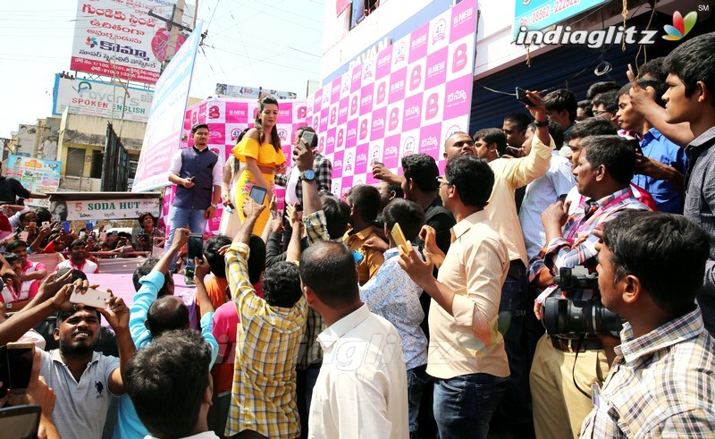 Catherine Tresa Launch B New Mobiles Store @ Kadapa