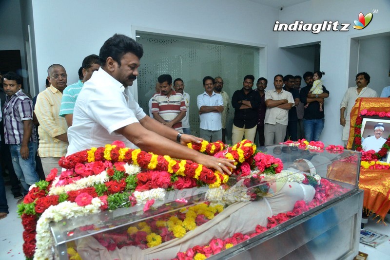 Celebs Pay Last Respect To Kodi Ramakrishna