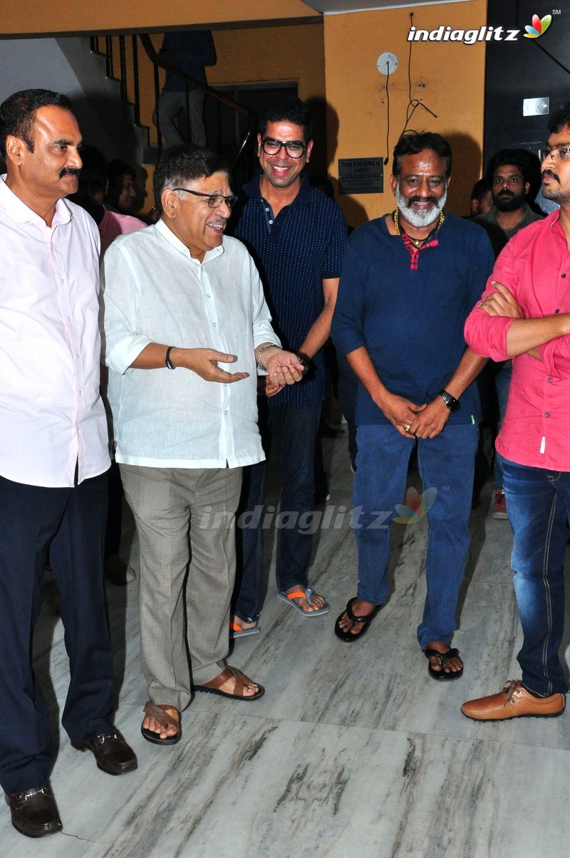 Chiranjeevi Watches Vijetha Special Show