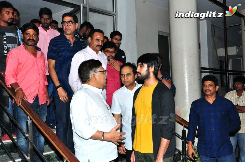 Chiranjeevi Watches Vijetha Special Show