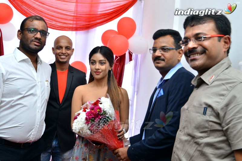 Celebs at Snap Fitness Gym Launch