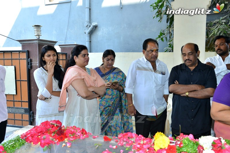 Celebs Pay Last Respects To Gundu Hanumantha Rao