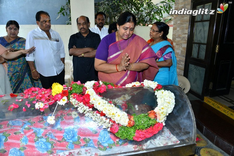 Celebs Pay Last Respects To Gundu Hanumantha Rao