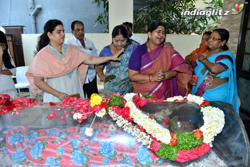 Celebs Pay Last Respects To Gundu Hanumantha Rao