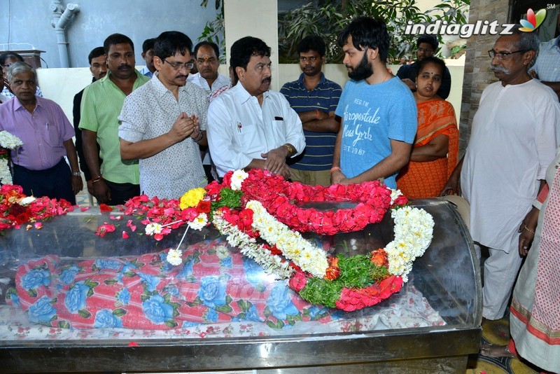 Celebs Pay Last Respects To Gundu Hanumantha Rao