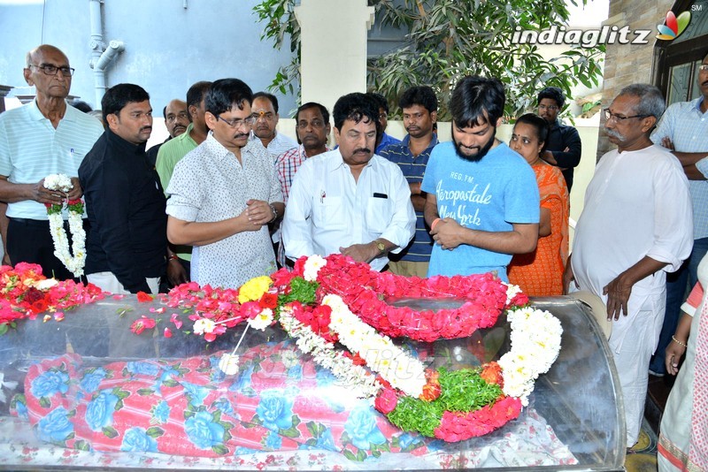 Celebs Pay Last Respects To Gundu Hanumantha Rao