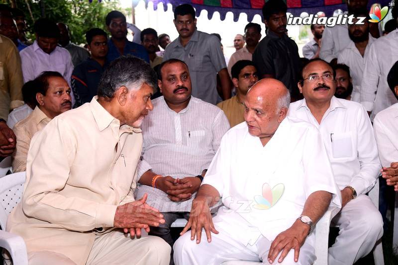 Celebs Pay Last Respects To Nandamuri Harikrishna