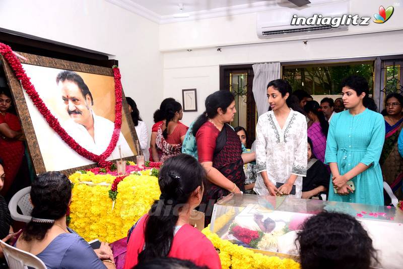 Celebs Pay Last Respects To Nandamuri Harikrishna (set 2)