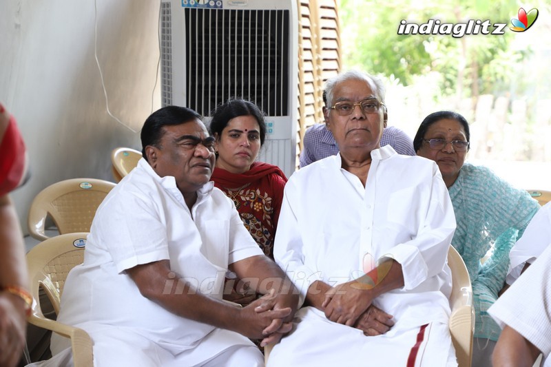 Celebs Pay Last Respects to Rallapalli Narasimha Rao