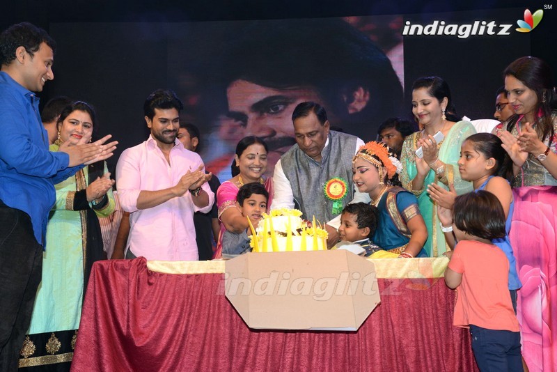 Ram Charan @ Malla Reddy College 3rd Anniversary