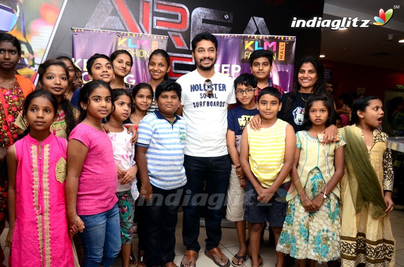 'Naa Peru Surya' Special Show For Children