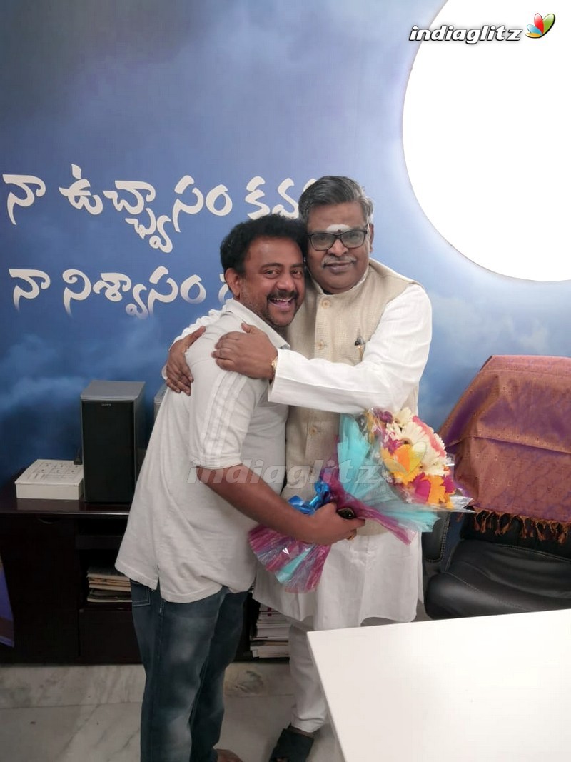 Chiranjeevi and 'MAA' Members Meets Sirivennela