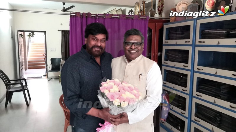 Chiranjeevi and 'MAA' Members Meets Sirivennela