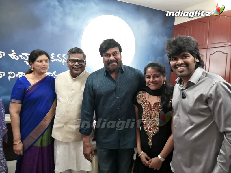 Chiranjeevi and 'MAA' Members Meets Sirivennela