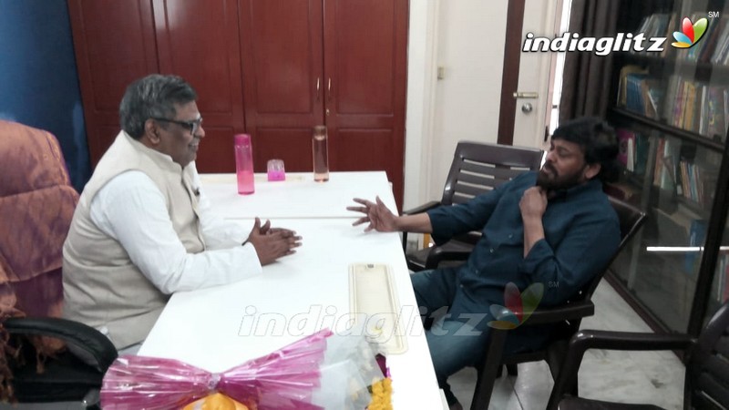 Chiranjeevi and 'MAA' Members Meets Sirivennela