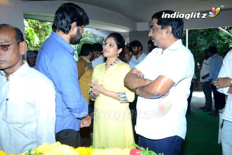 Celebs Pay Homage To Srikanth Father