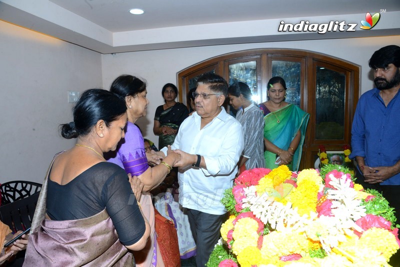 Celebs Pay Homage To Srikanth Father