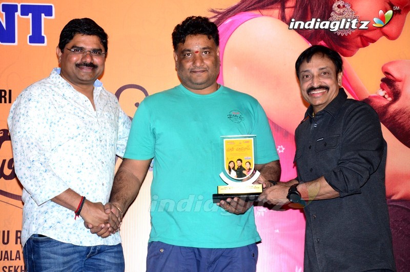 'Choosi Choodangaane' Platinum Disc