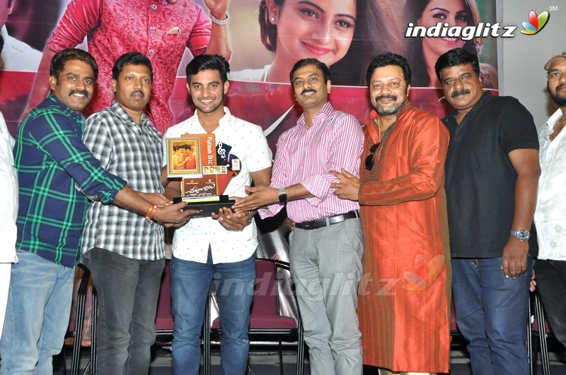 'Chuttalabbai' Platinum Disc