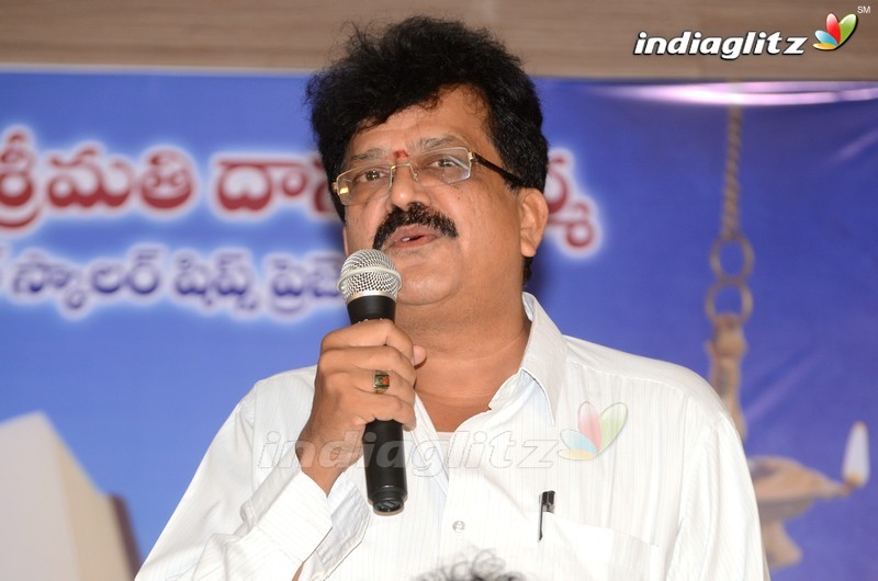 Dasari Memorial Educational Scholorships Presentation