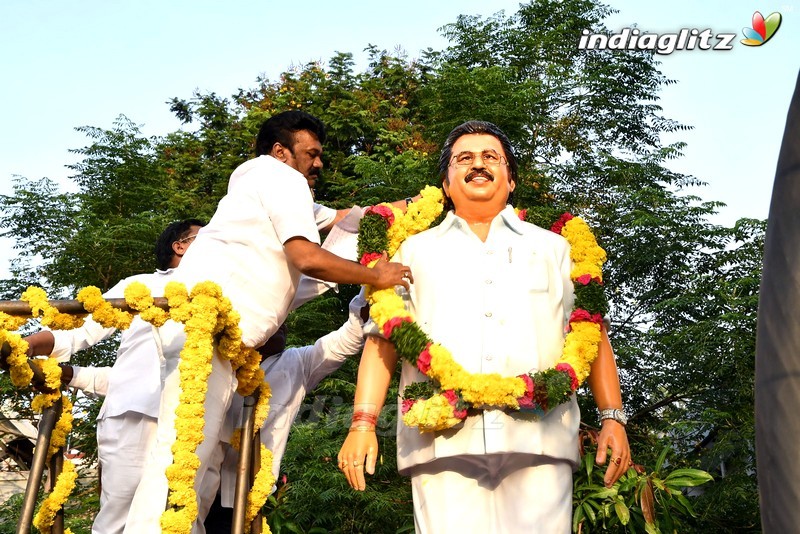 Dasari Narayana Rao's Statue Unveiled