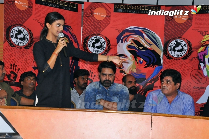 'Desamlo Dongalu Paddaru' Press Meet