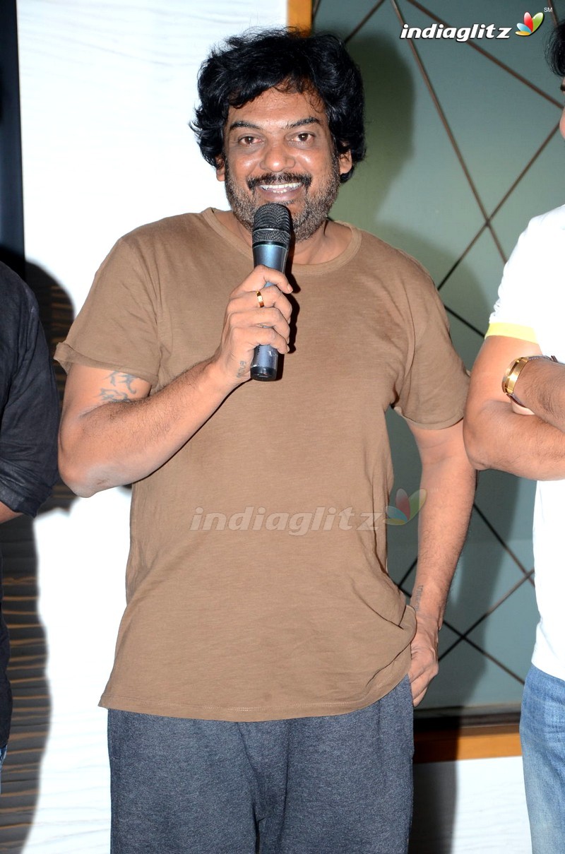 'Desamlo Dongalu Paddaru' Teaser Launch By Puri Jagannadh