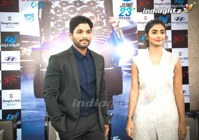 Allu Arjun And Pooja Hegde DJ Press Meet In Bengaluru