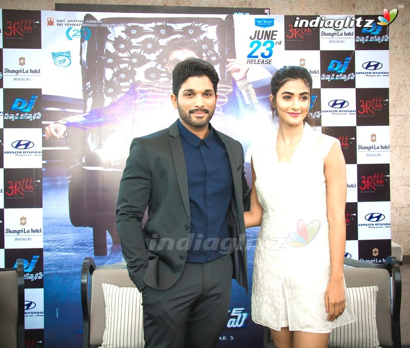 Allu Arjun And Pooja Hegde DJ Press Meet In Bengaluru