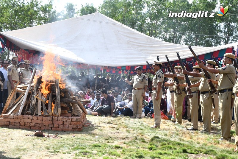 Dasari Narayana Rao Last Rites @ Moinabad Farmhouse