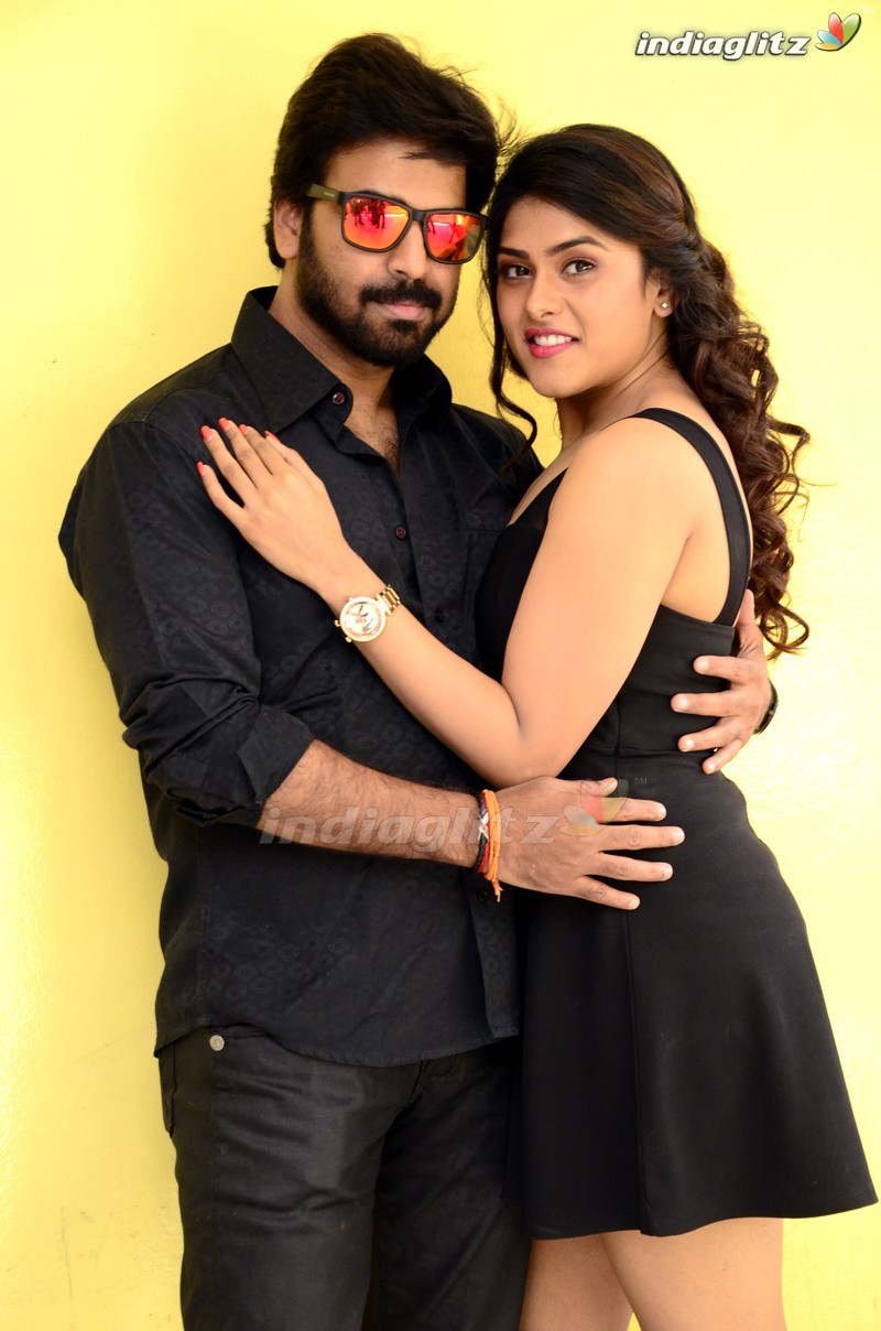 'E EE' Press Meet