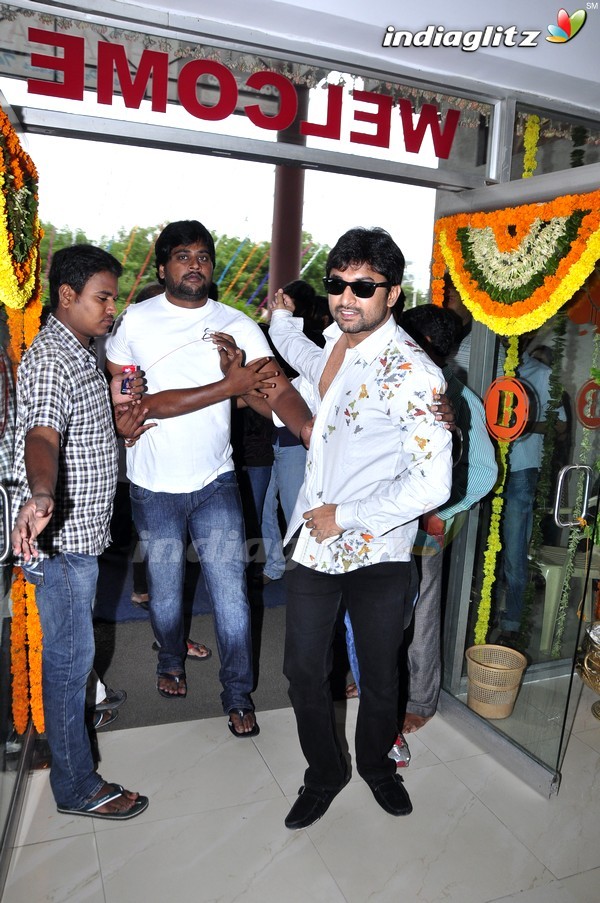 'Eega' Theatre Coverage