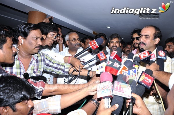 'Eega' Theatre Coverage