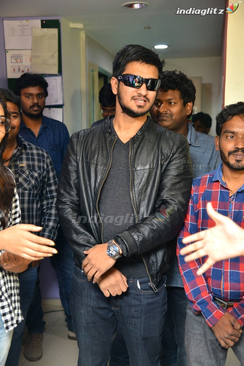 'Ekkadiki Pothavu Chinnavada' Team @ Radio Mirchi