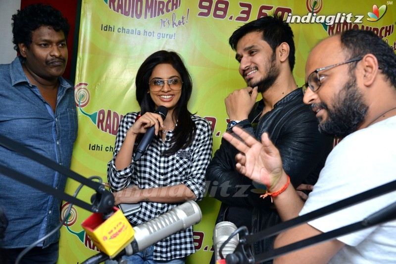 'Ekkadiki Pothavu Chinnavada' Team @ Radio Mirchi