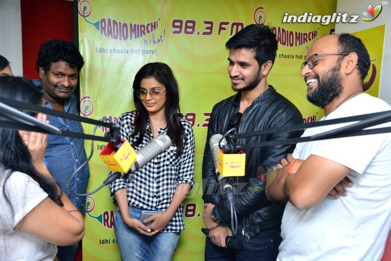 'Ekkadiki Pothavu Chinnavada' Team @ Radio Mirchi