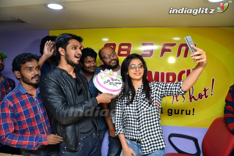 'Ekkadiki Pothavu Chinnavada' Team @ Radio Mirchi