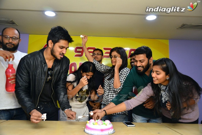 'Ekkadiki Pothavu Chinnavada' Team @ Radio Mirchi