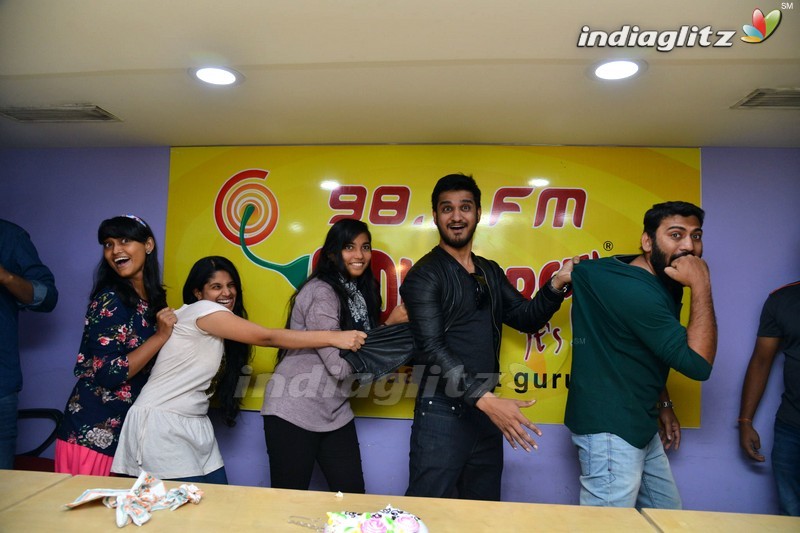 'Ekkadiki Pothavu Chinnavada' Team @ Radio Mirchi