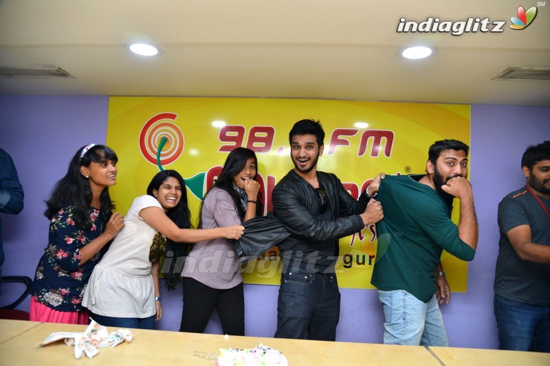 'Ekkadiki Pothavu Chinnavada' Team @ Radio Mirchi