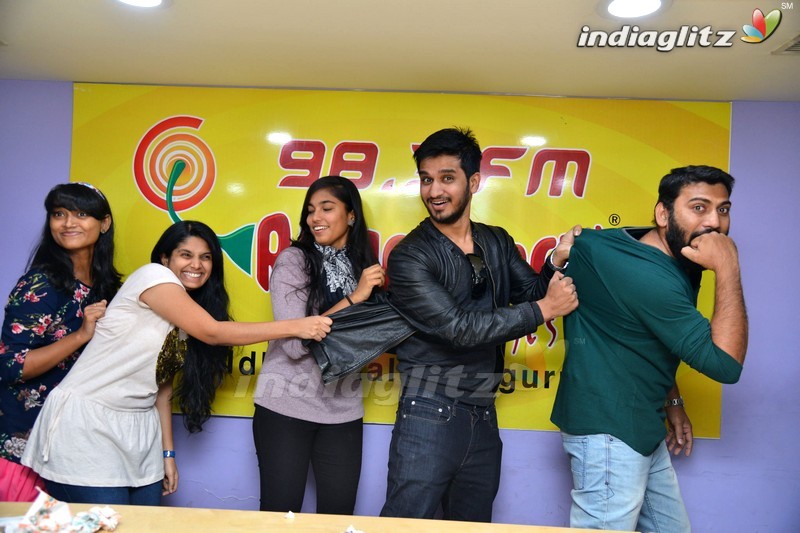 'Ekkadiki Pothavu Chinnavada' Team @ Radio Mirchi